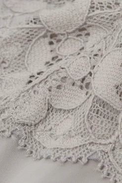Brasiliana in Jaren 80 Stijl van Kant en Microvezel