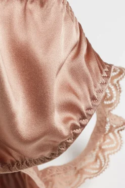 G-String van Zijde en Kant