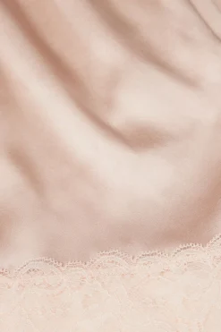 Korte Broek van Zijde met Kant