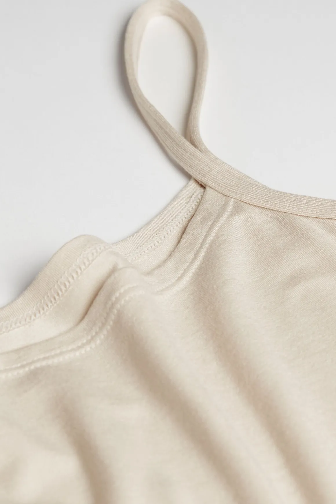 Modal top