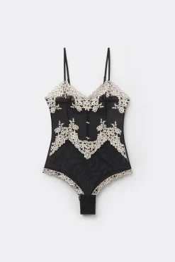 Pretty Flowers Body van Tule en Kant