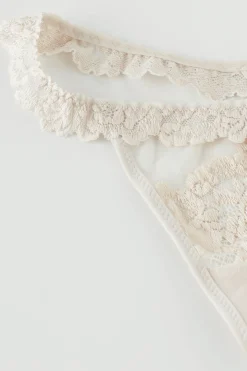 Pretty Flowers Pure Joy String met Volants