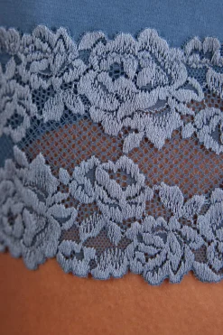 Pretty Flowers Top in Modal