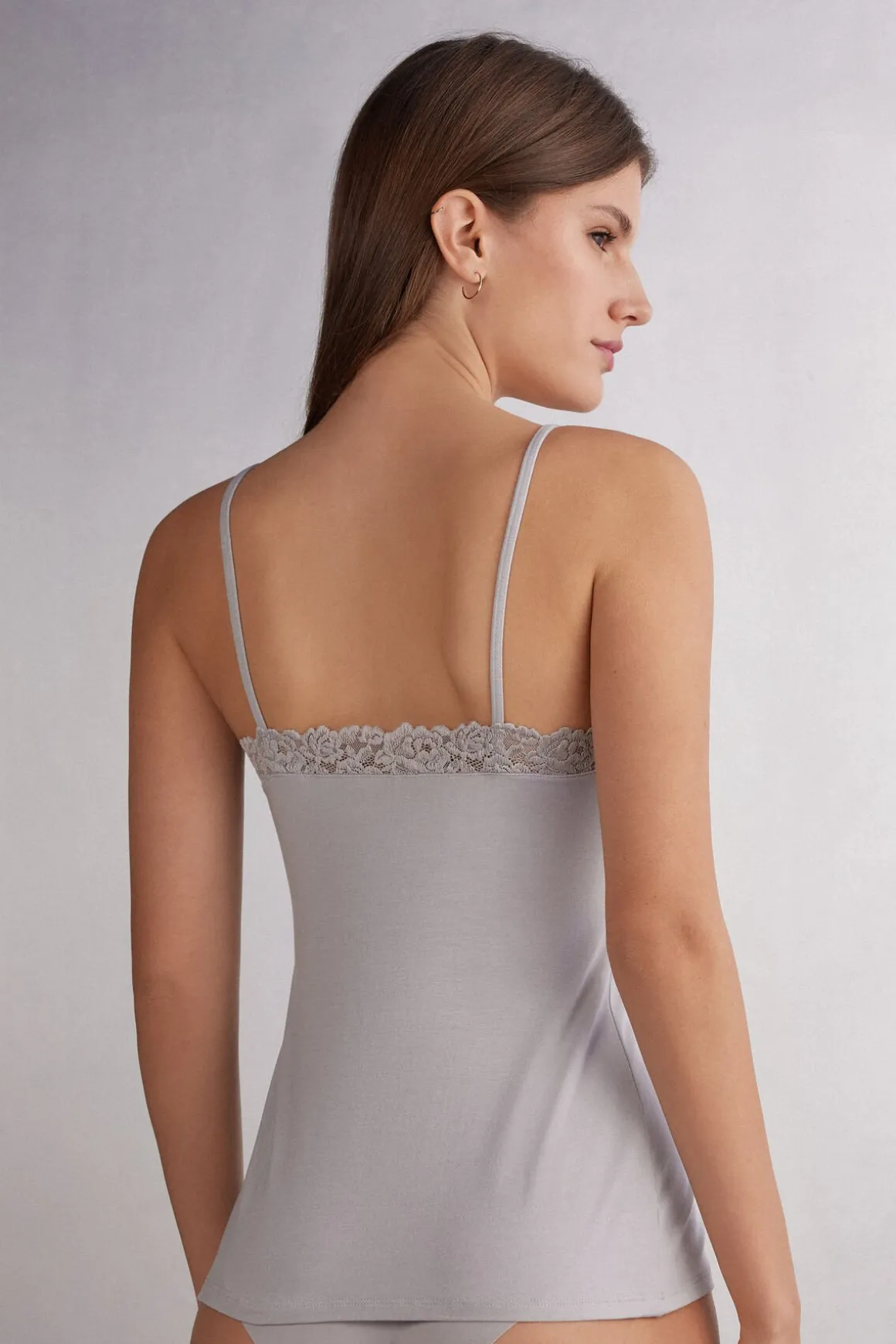 Pretty Flowers Top in Modal