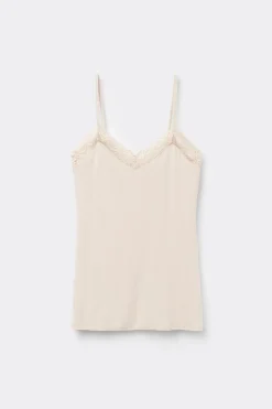 Pretty Flowers Top in Modal