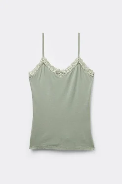 Pretty Flowers Top in Modal