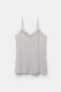 Pretty Flowers Top in Modal