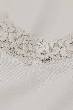 Pretty Flowers Top in Modal