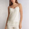 Pretty Flowers Top met Dunne Schouderband van Satijn