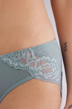 Slip Embrace Simplicity